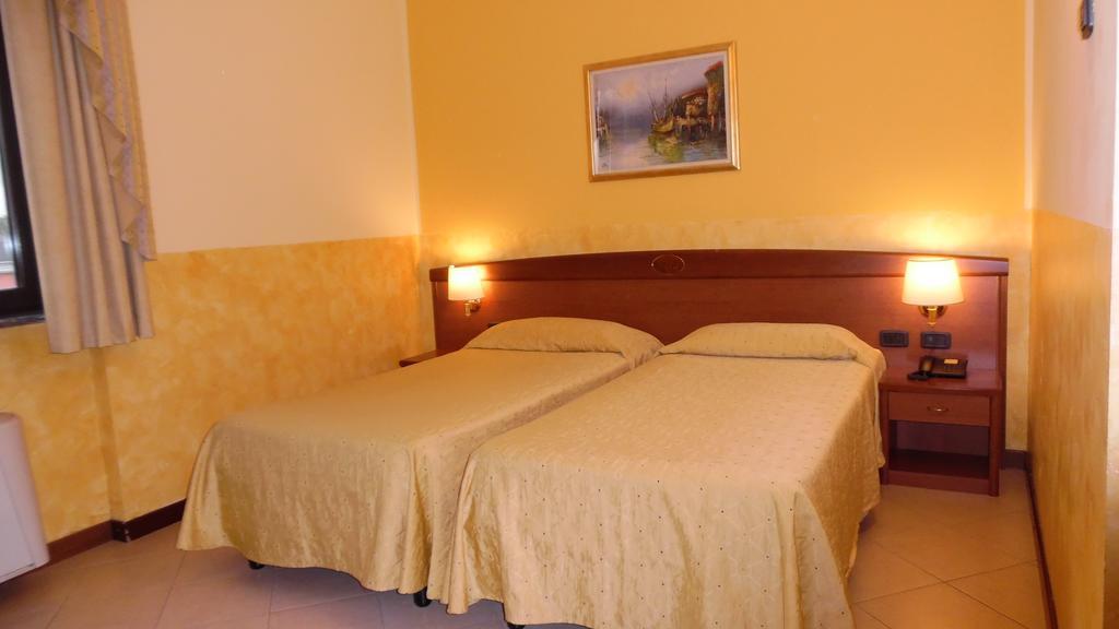 Hotel Majestic San Giuliano Milanese Exterior photo