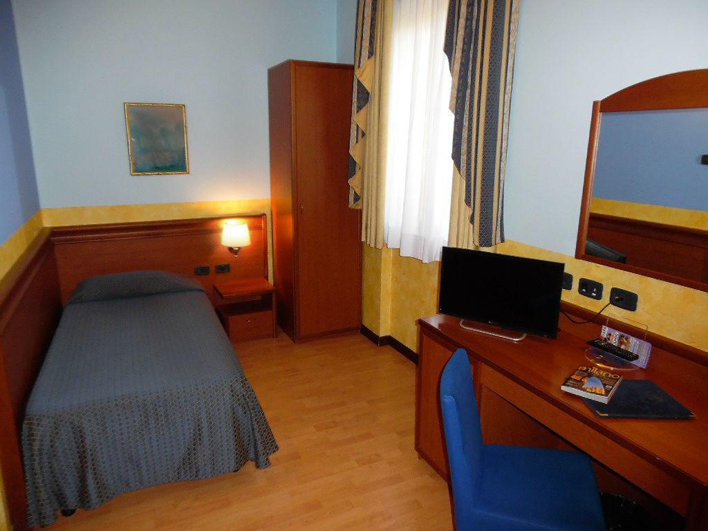 Hotel Majestic San Giuliano Milanese Exterior photo